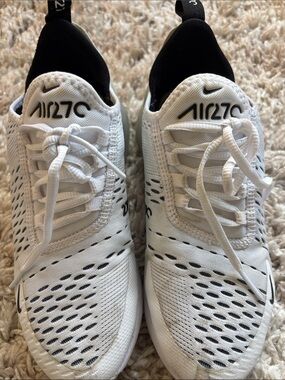 Nike Kids Air270 Sneakers in White and Black